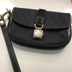 Dooney & Bourke clutch / wristlets